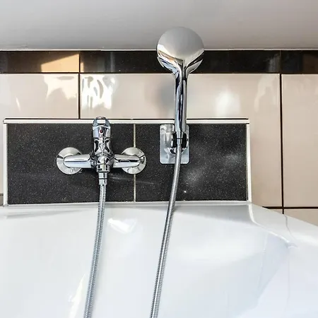 Close To Nature With Balcony View Mendig